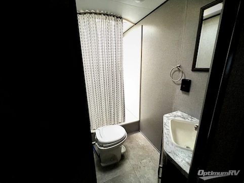 2020 Jayco Jay Flight SLX 8 284BHS RV Photo 4