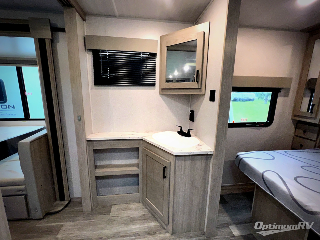 2022 East To West Alta 2850KRL Photo 20