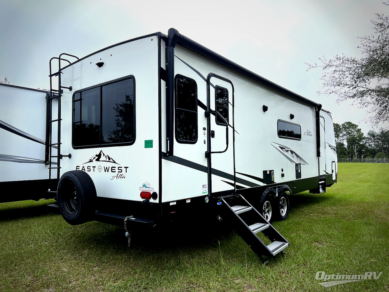 2022 East To West Alta 2850KRL Photo 3