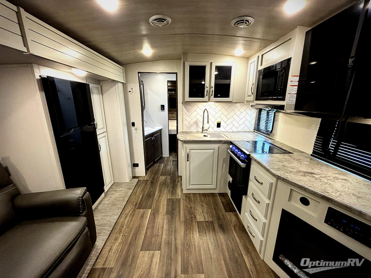 2023 Keystone Cougar Half-Ton 25RDS Photo 5