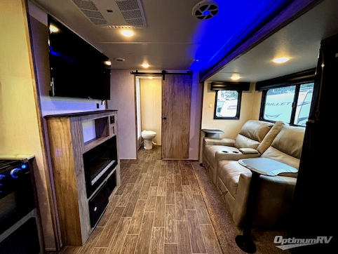 2021 Forest River Cherokee Alpha Wolf 22SWL RV Photo 2