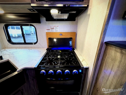 2021 Forest River Cherokee Alpha Wolf 22SWL RV Photo 3