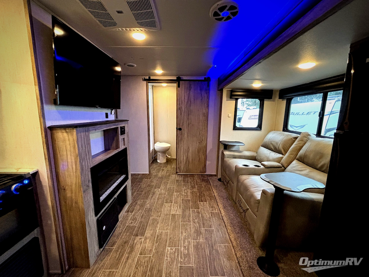 2021 Forest River Cherokee Alpha Wolf 22SWL Photo 4