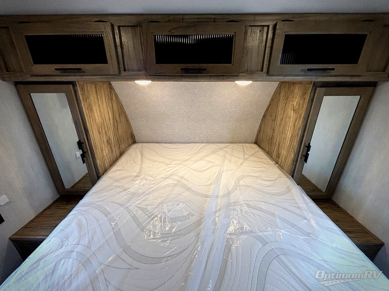 2021 Forest River Cherokee Alpha Wolf 22SWL Photo 9