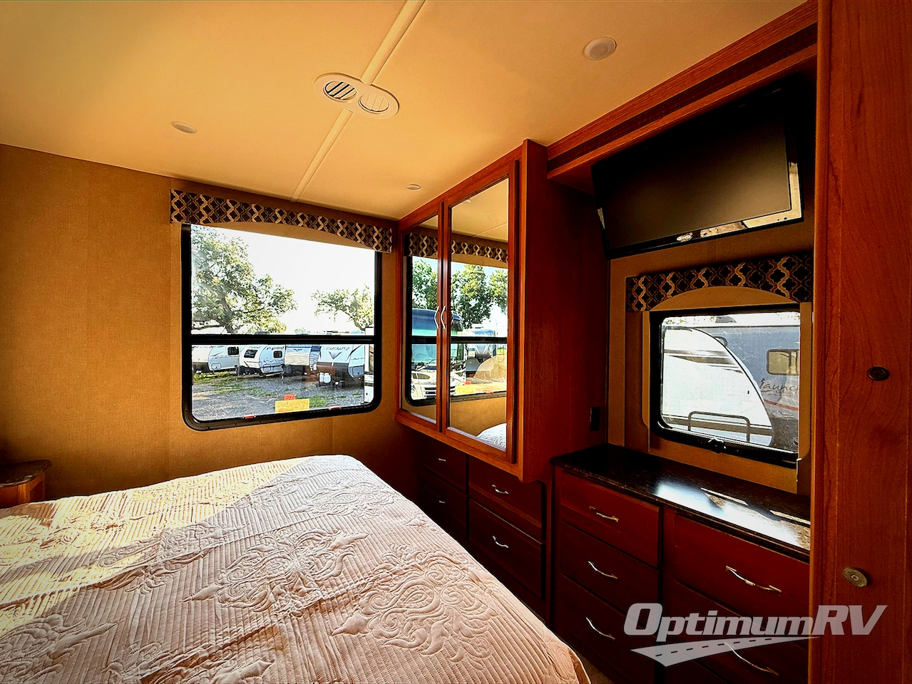 2016 Fleetwood Flair 31B Photo 16