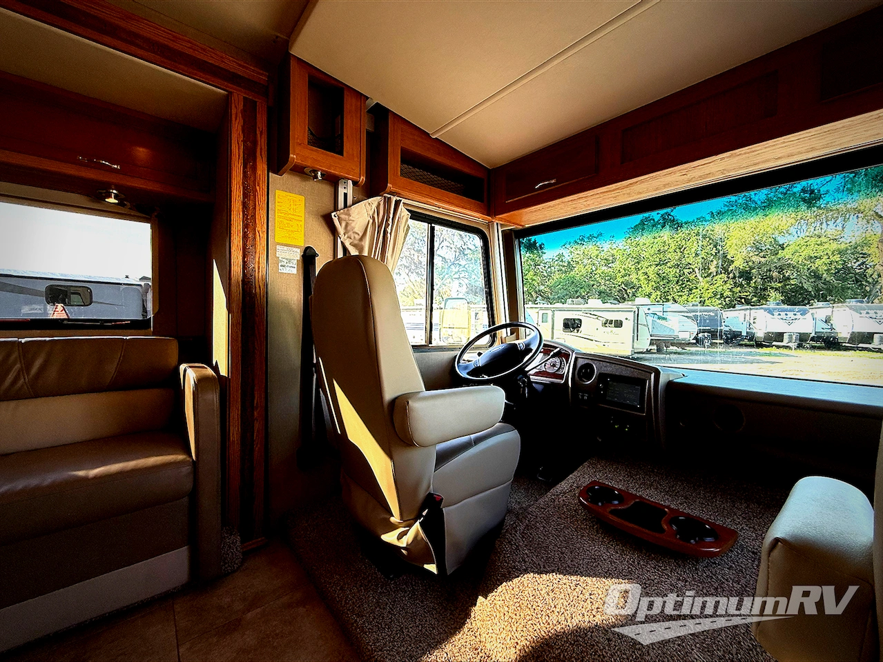 2016 Fleetwood Flair 31B Photo 6