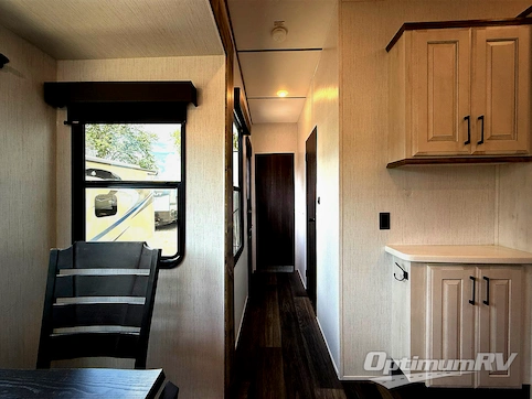 2021 Heartland Bighorn Traveler 38FL RV Photo 4
