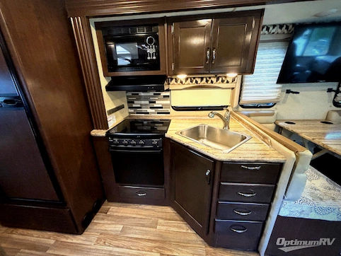 2018 Thor ACE 29.4 RV Photo 2