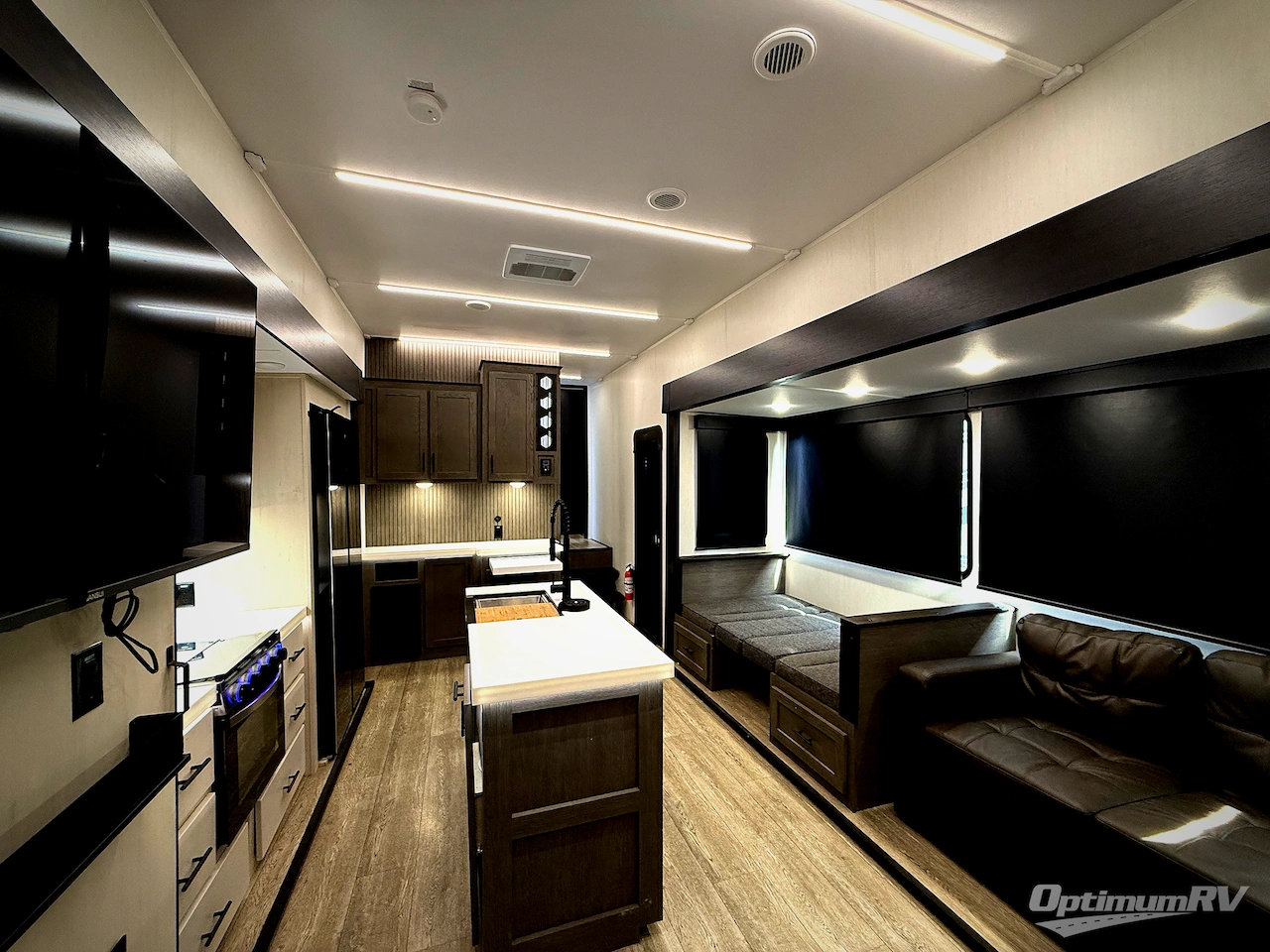 2025 Forest River Cherokee Arctic Wolf Suite 3850SUITE Photo 2