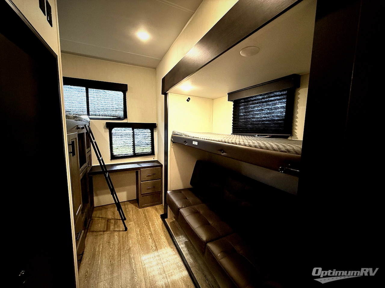 2025 Forest River Cherokee Arctic Wolf Suite 3850SUITE Photo 11