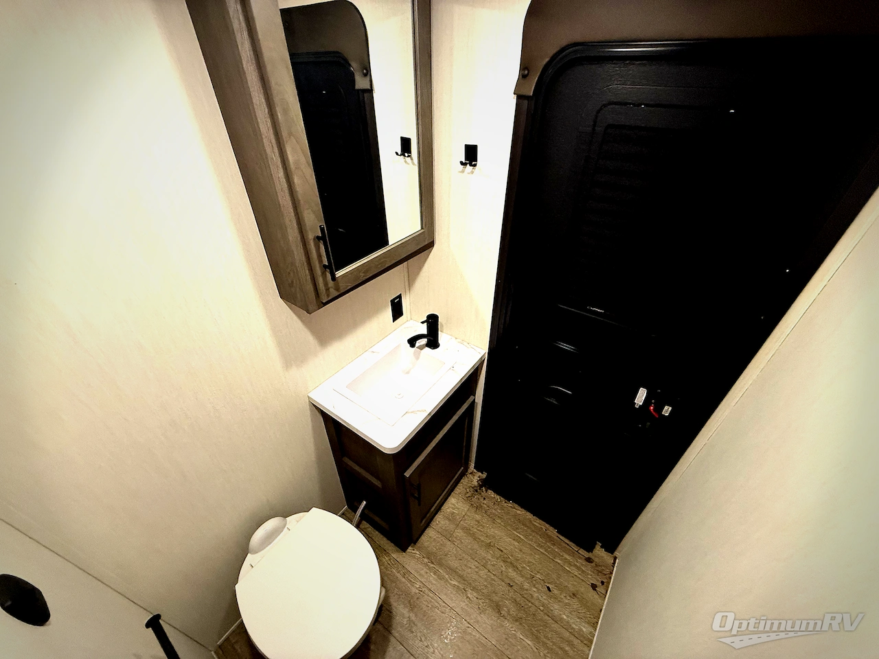 2025 Forest River Cherokee Arctic Wolf Suite 3850SUITE Photo 13