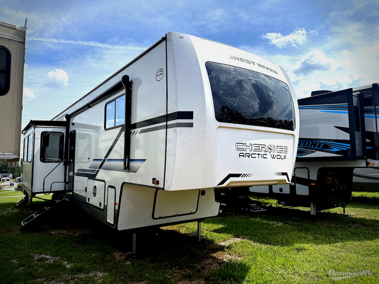 2025 Forest River Cherokee Arctic Wolf Suite 3850SUITE Photo 21