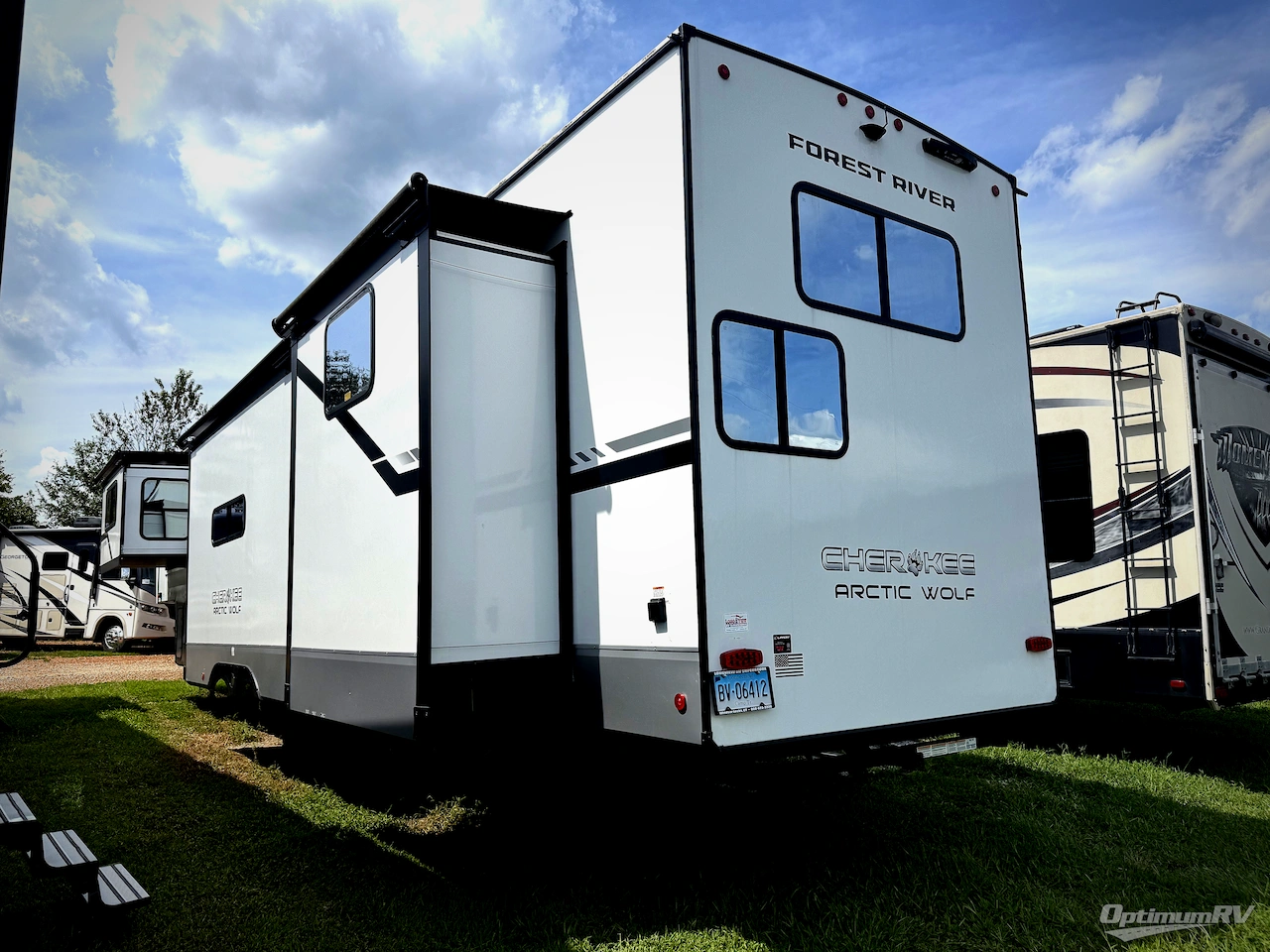 2025 Forest River Cherokee Arctic Wolf Suite 3850SUITE Photo 23