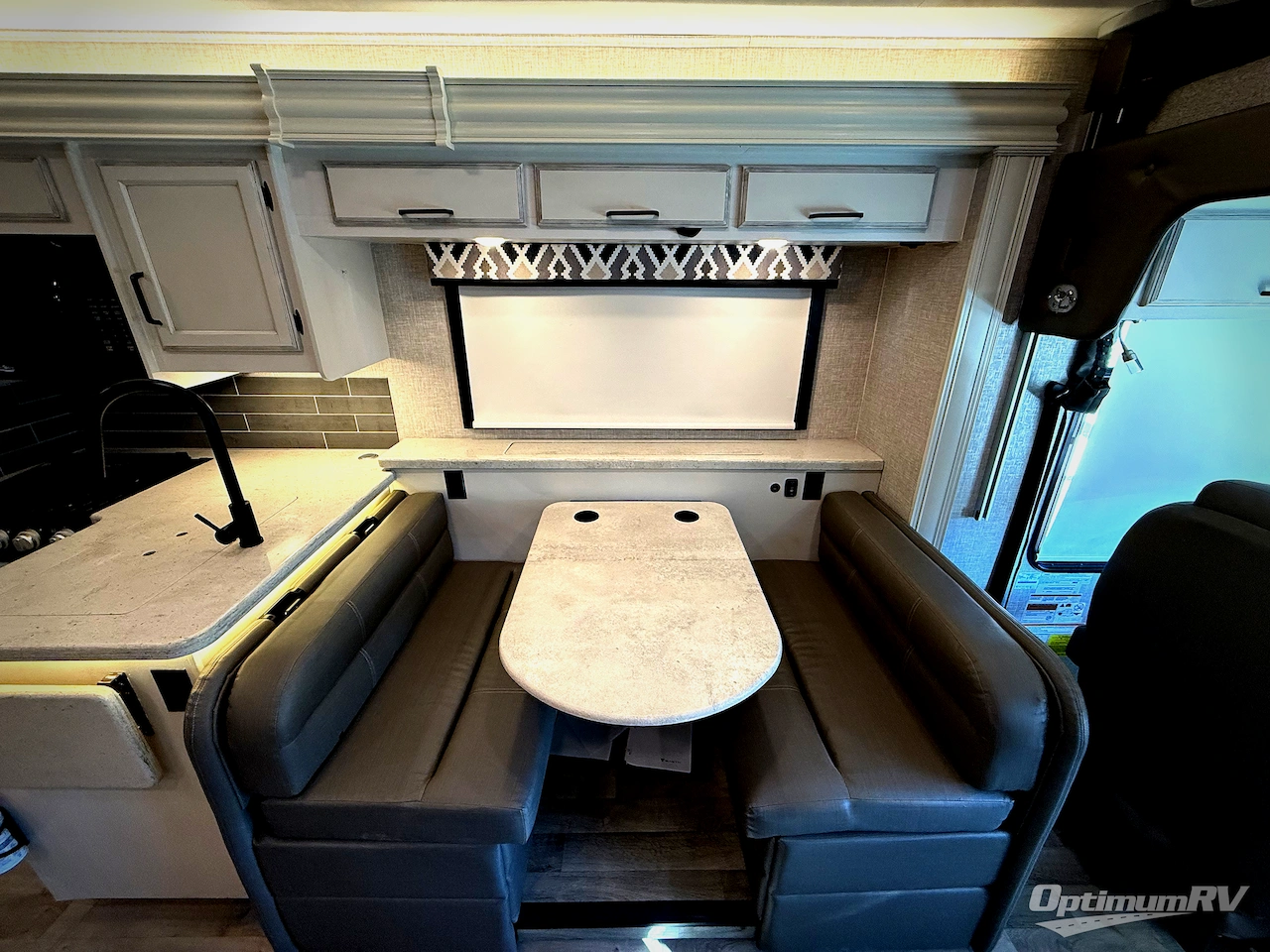 2022 Entegra Vision 27A Photo 5