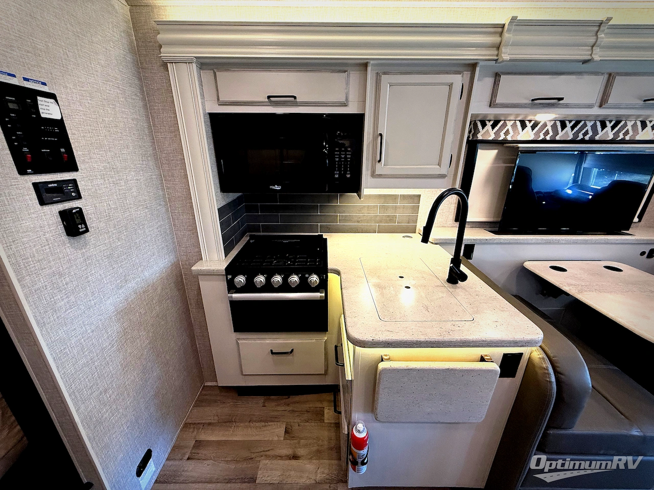 2022 Entegra Vision 27A Photo 8