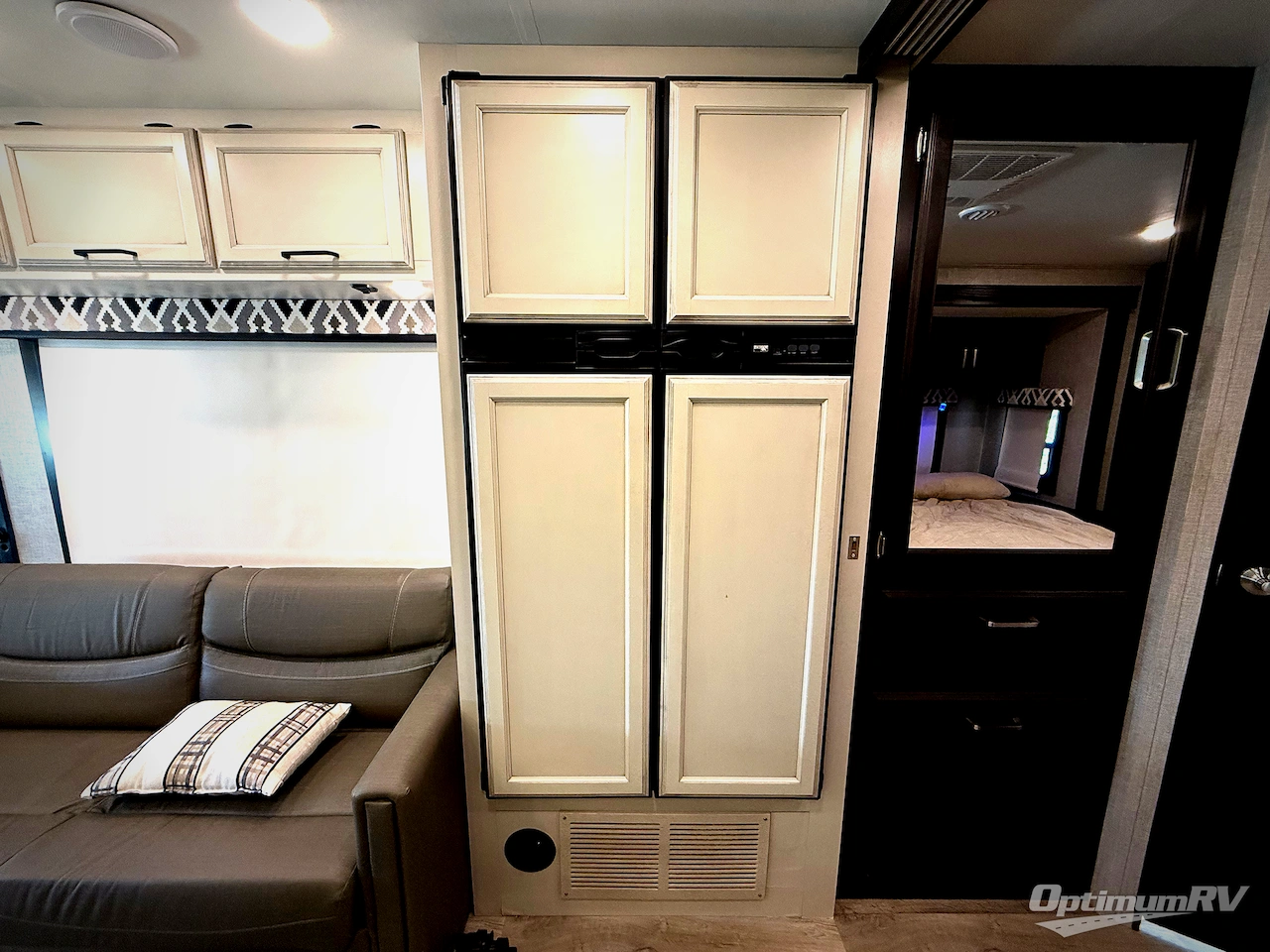 2022 Entegra Vision 27A Photo 11