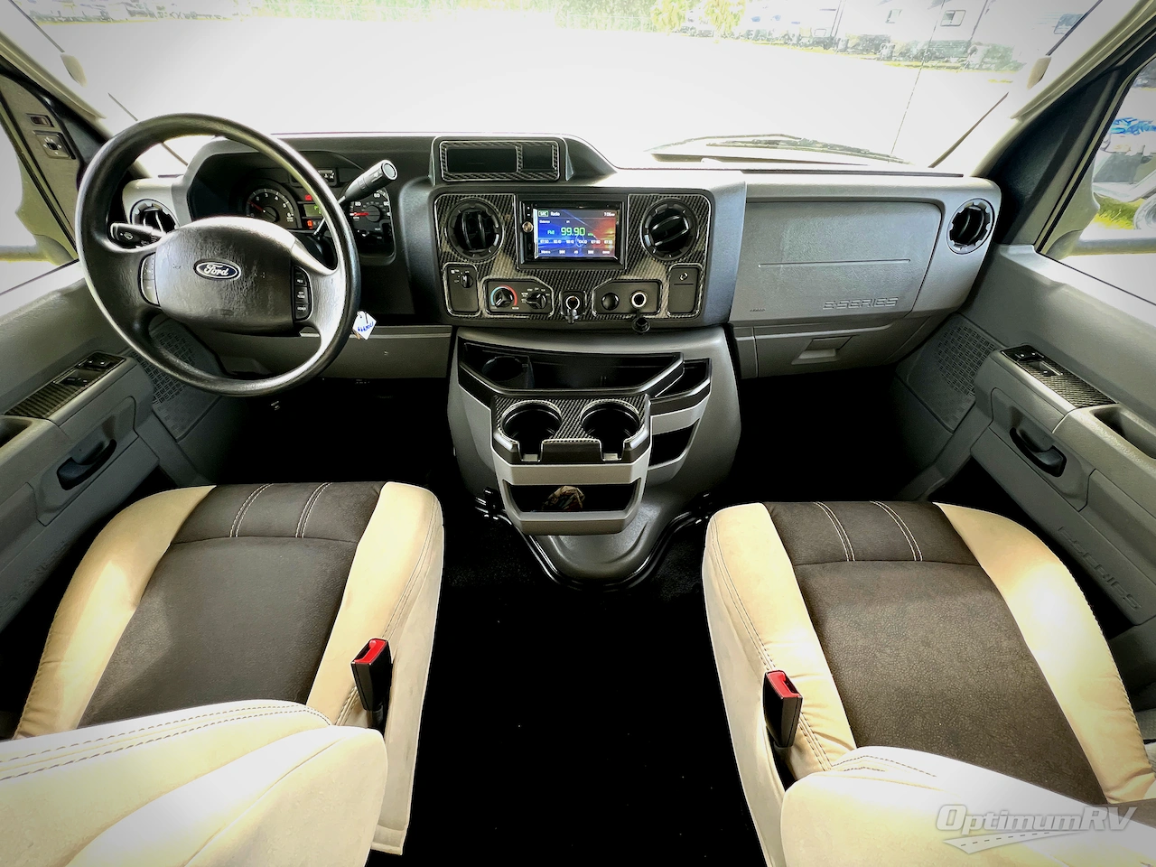 2022 Coachmen Leprechaun Premier 260DS Chevy 4500 Photo 7