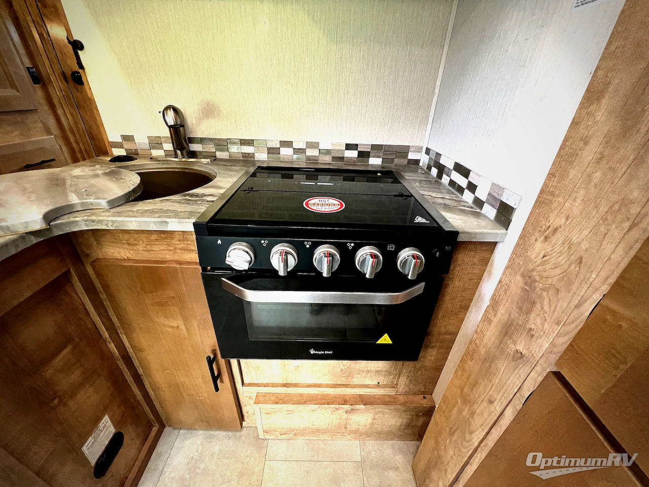 2022 Coachmen Leprechaun Premier 260DS Chevy 4500 Photo 12