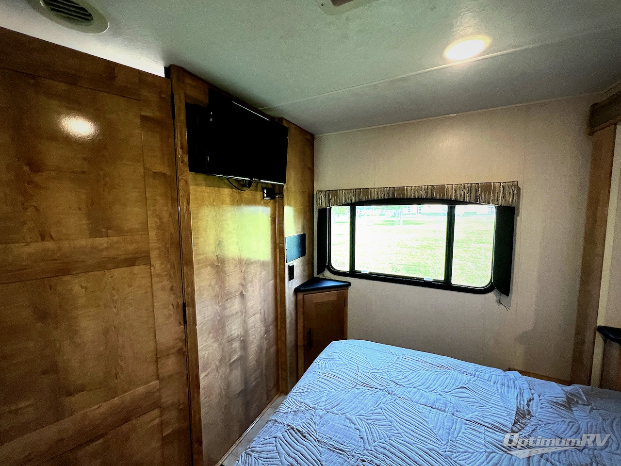 2022 Coachmen Leprechaun Premier 260DS Chevy 4500 Photo 17