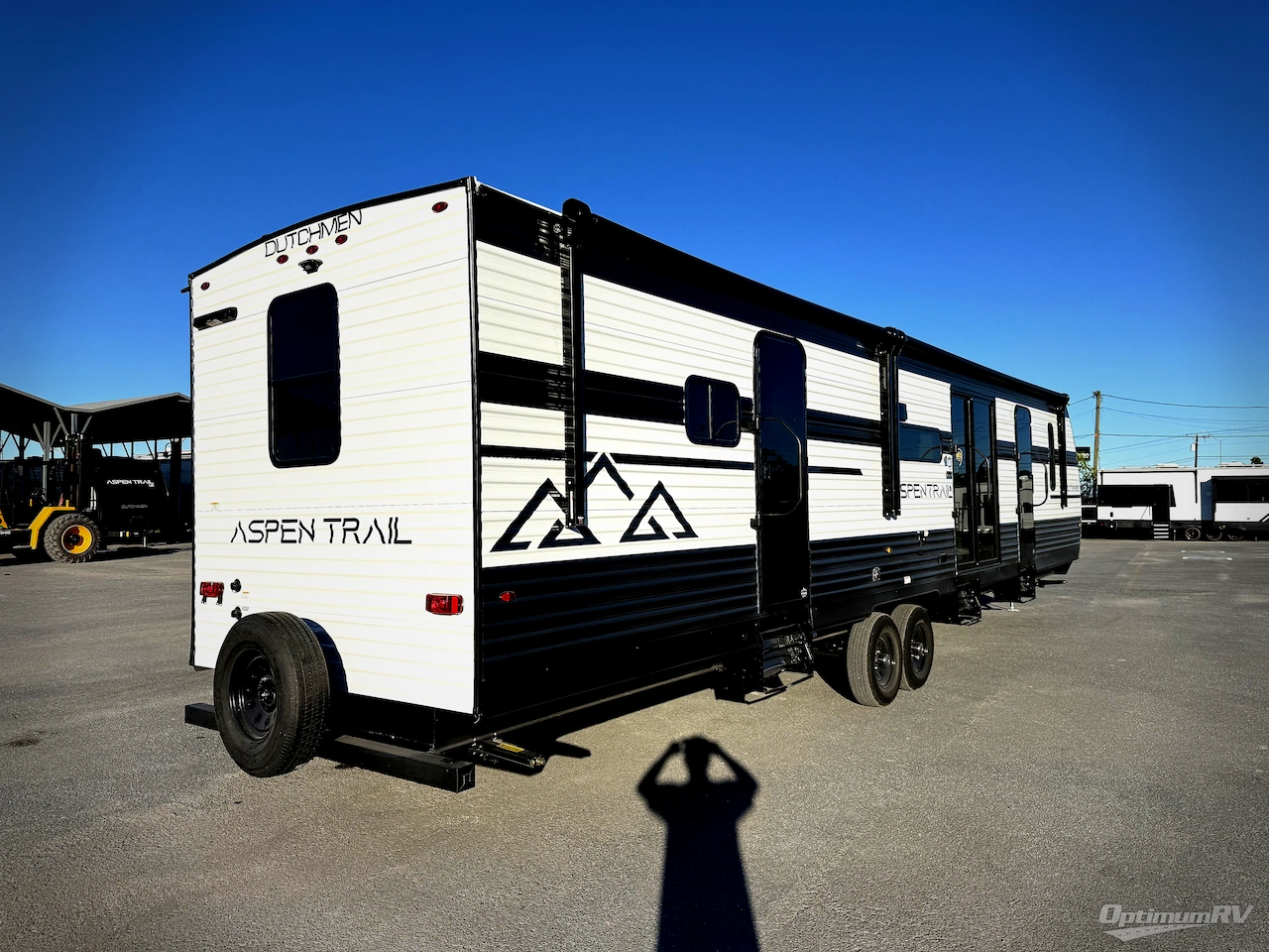 2026 Dutchmen Aspen Trail 38DS Photo 2