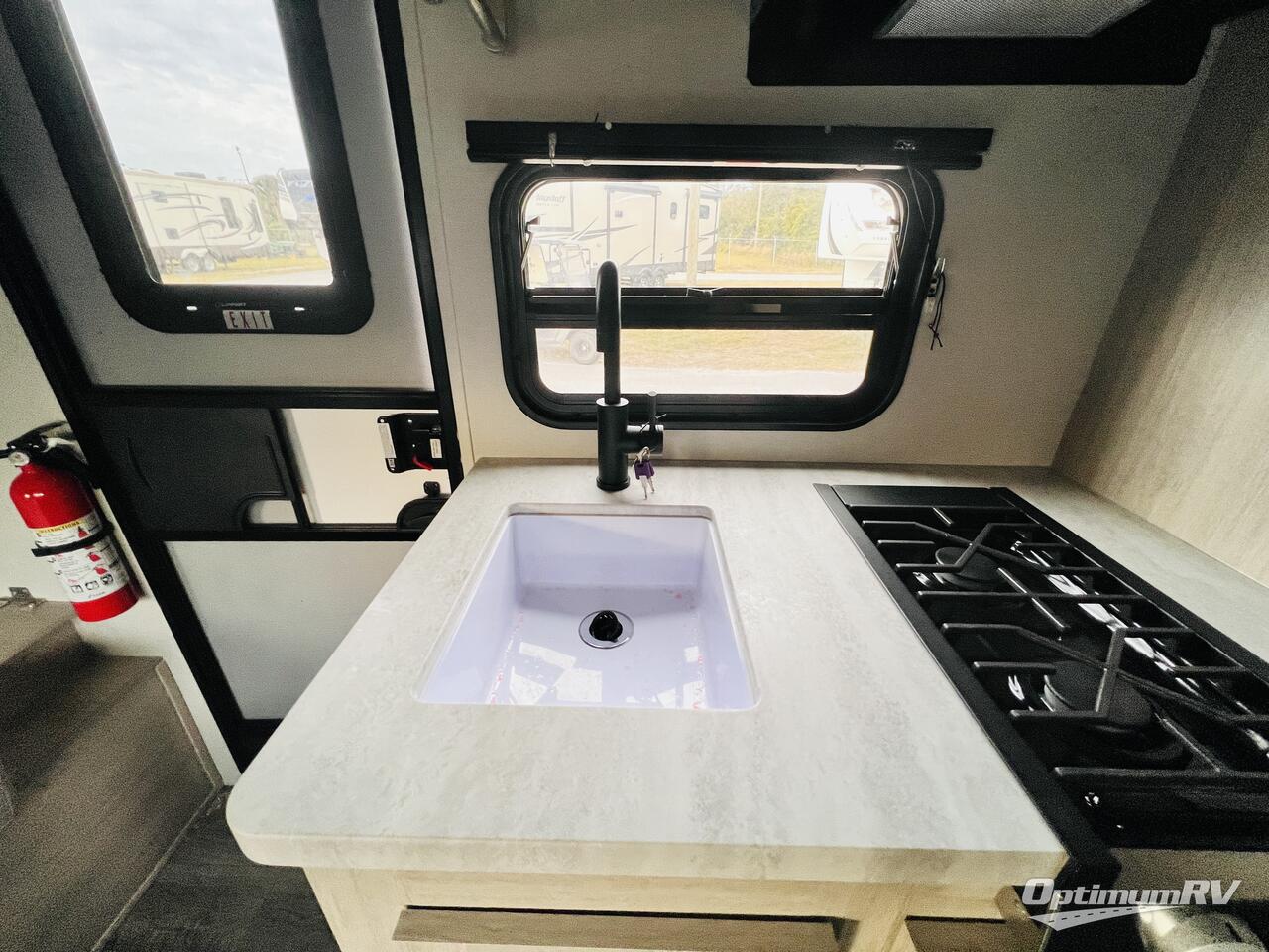 2026 Coachmen Catalina Summit Series 7 164BHX Photo 9