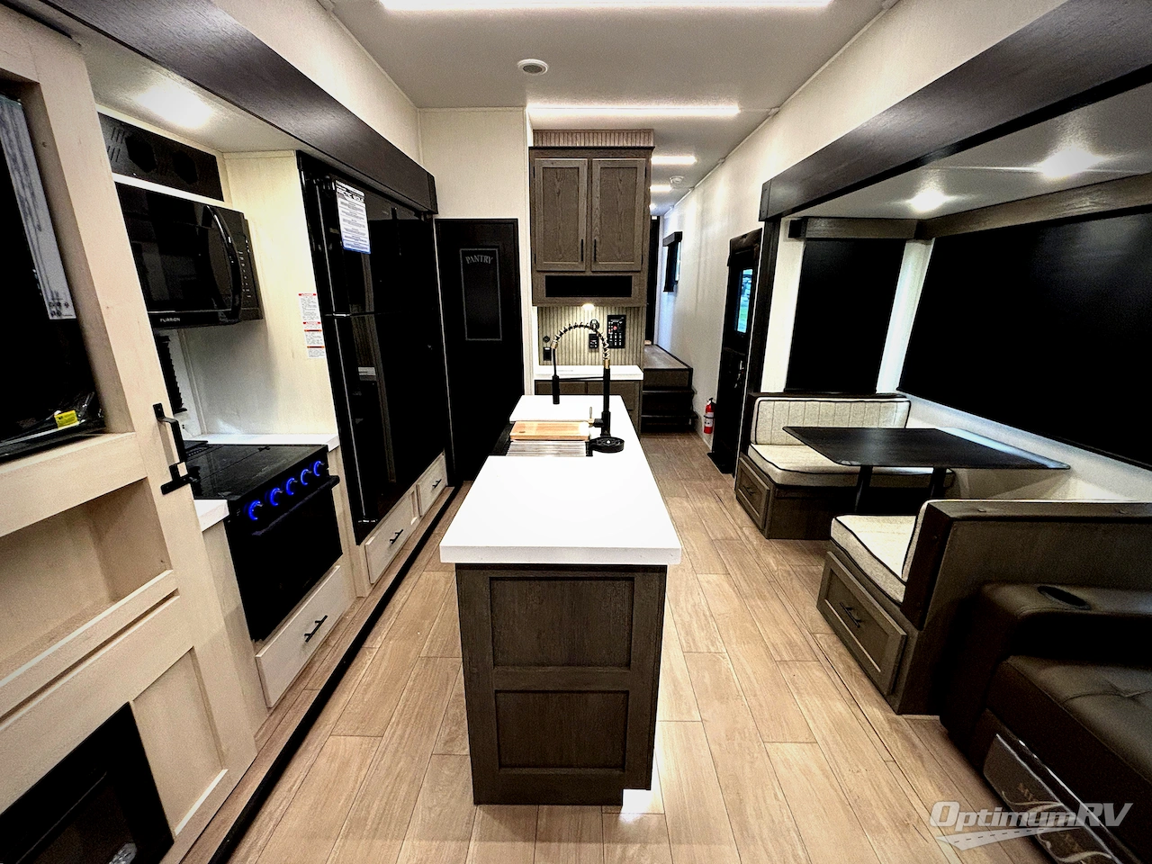 2026 Forest River Cherokee Arctic Wolf 3650SUITE Photo 5
