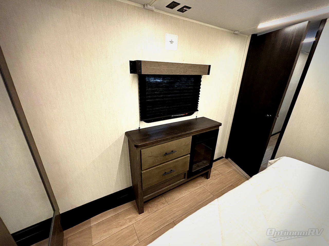 2026 Forest River Cherokee Arctic Wolf 3650SUITE Photo 13