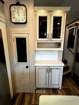 2022 Jayco North Point 310RLTS RV Photo 4