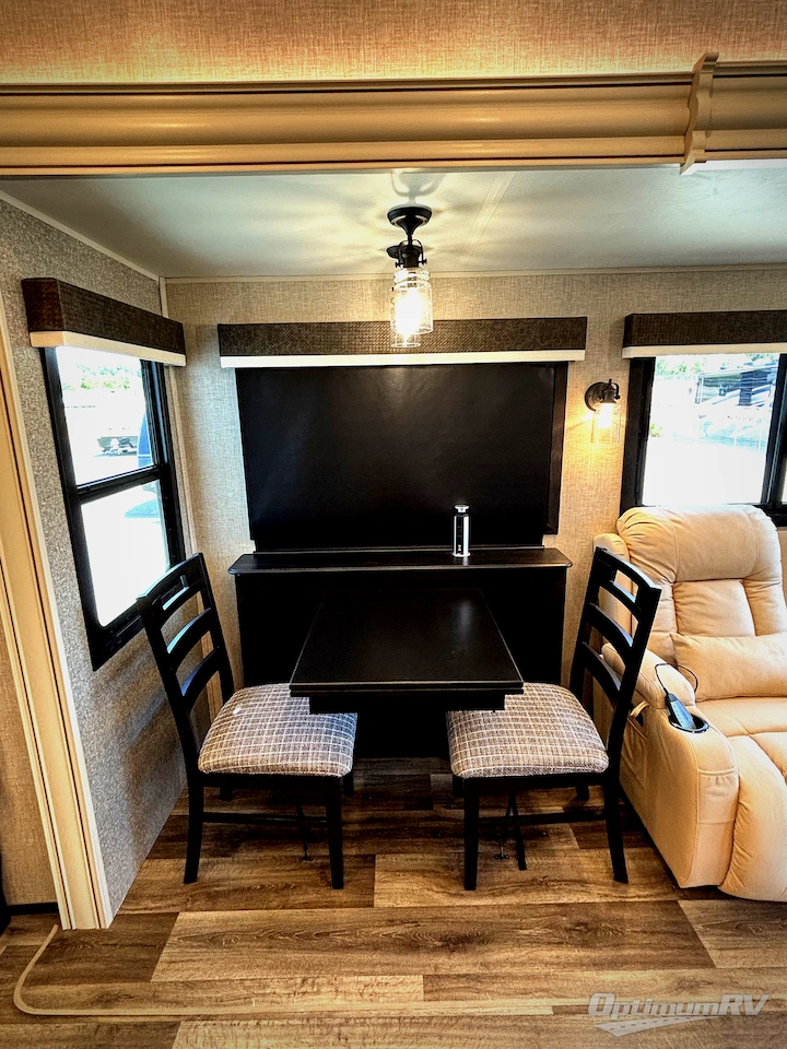 2022 Jayco North Point 310RLTS Photo 15