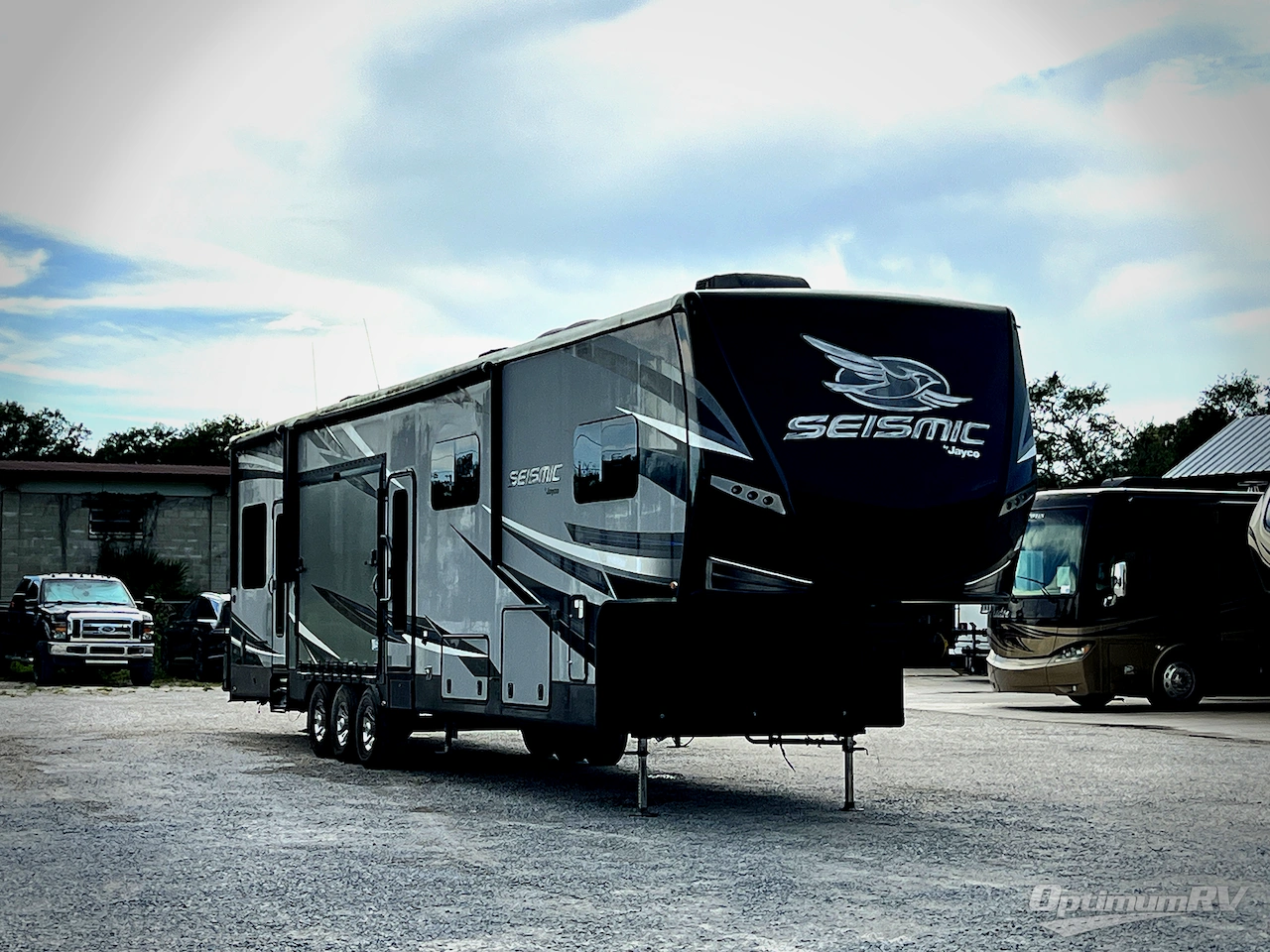 2018 Jayco Seismic 4113 Photo 1