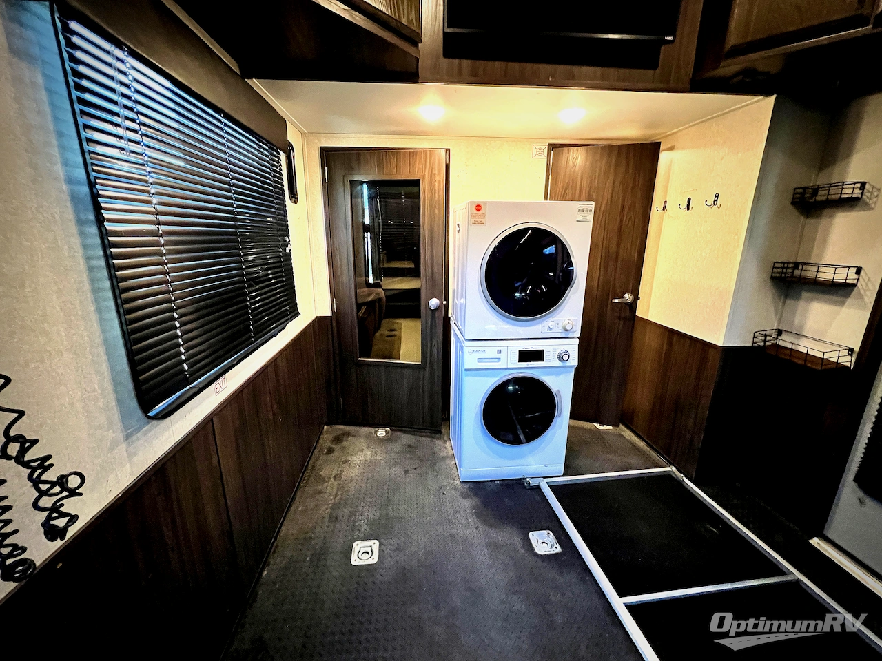 2018 Jayco Seismic 4113 Photo 16