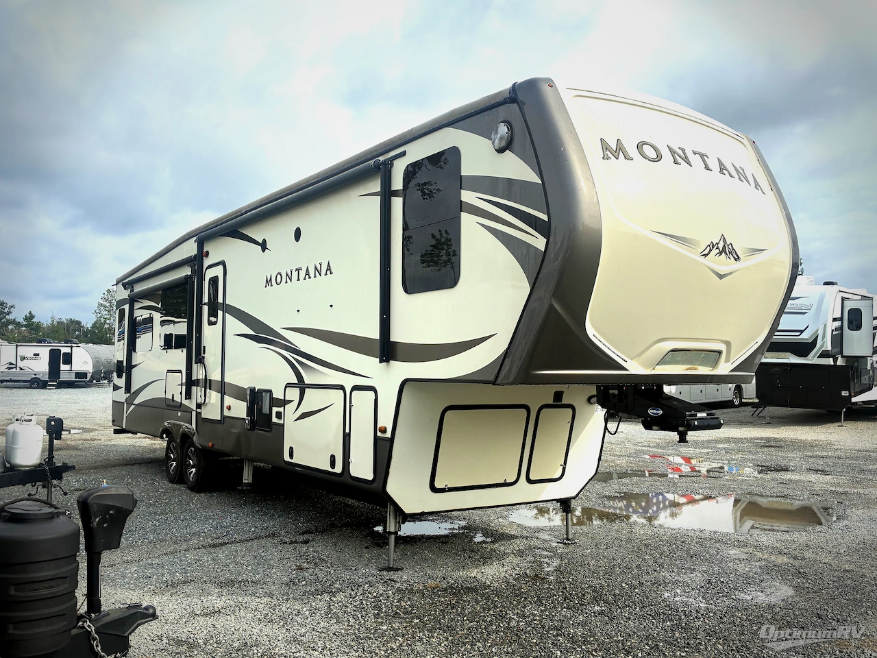 2018 Keystone Montana 3721RL Photo 1