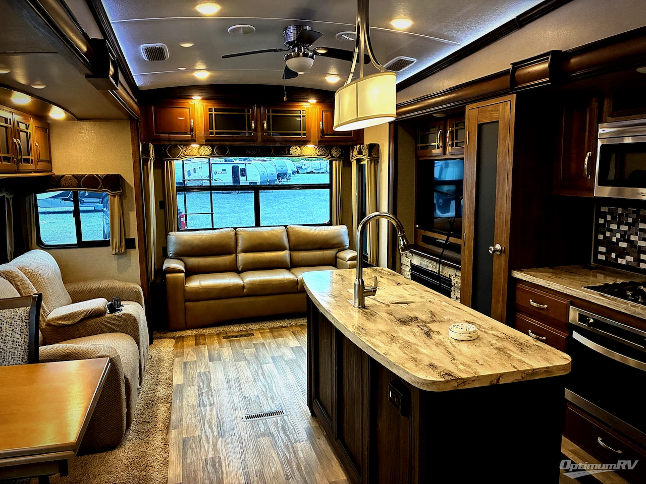 2018 Keystone Montana 3721RL Photo 4