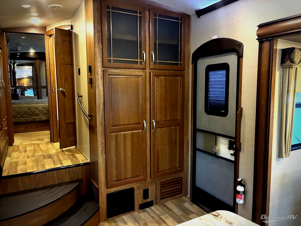2018 Keystone Montana 3721RL Photo 6