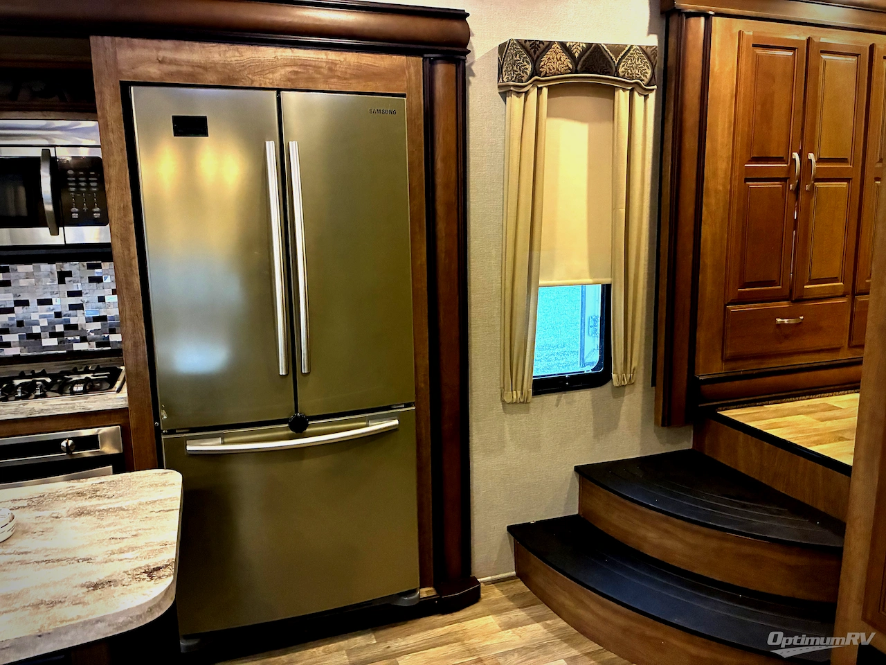 2018 Keystone Montana 3721RL Photo 14