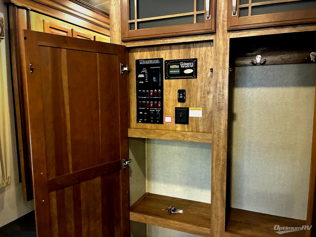 2018 Keystone Montana 3721RL Photo 16