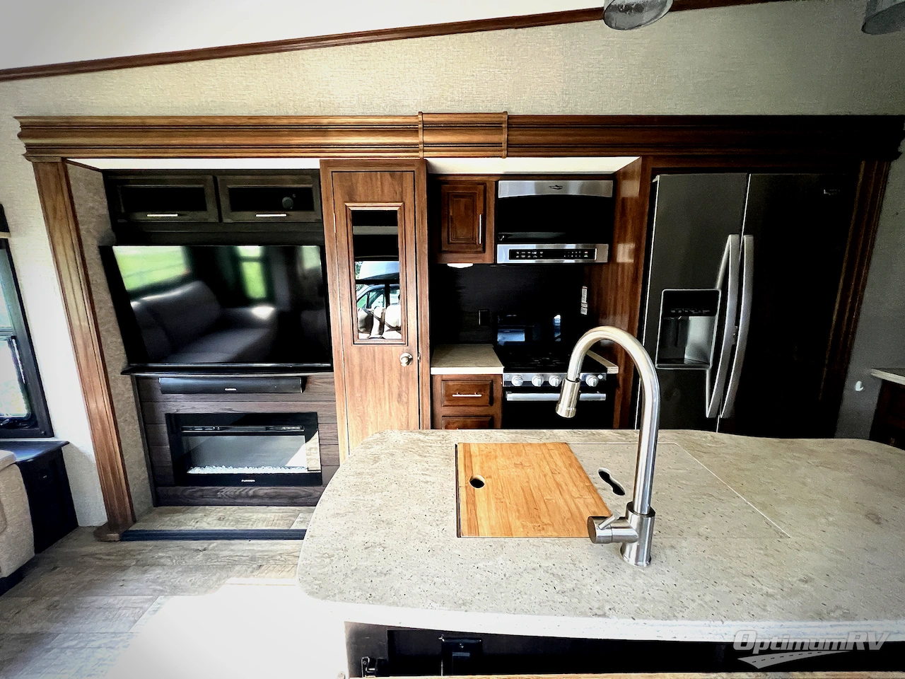 2019 Jayco Eagle 321RSTS Photo 6