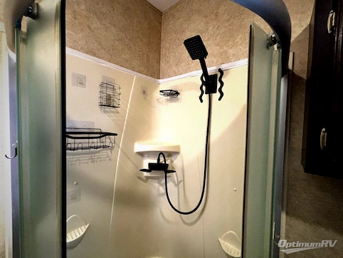 2016 Jayco Eagle 339FLQS RV Photo 4