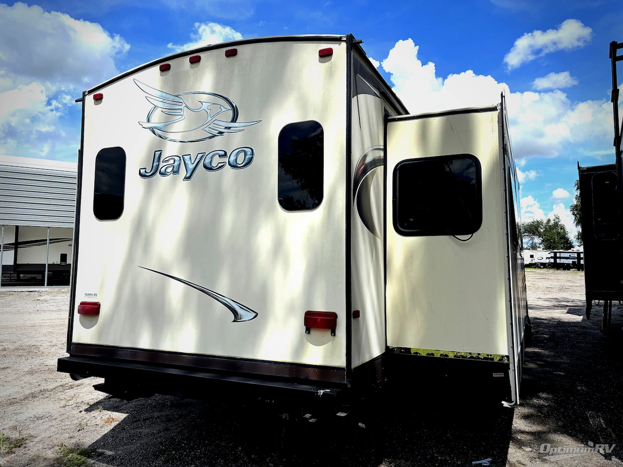 2016 Jayco Eagle 339FLQS Photo 2
