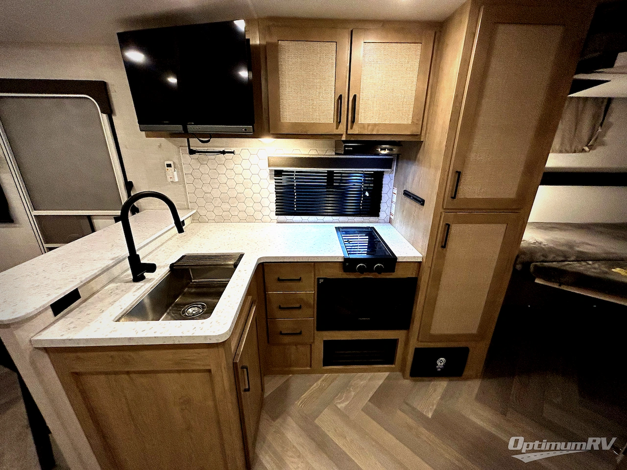 2025 Ember E-Series 22ETS Photo 6