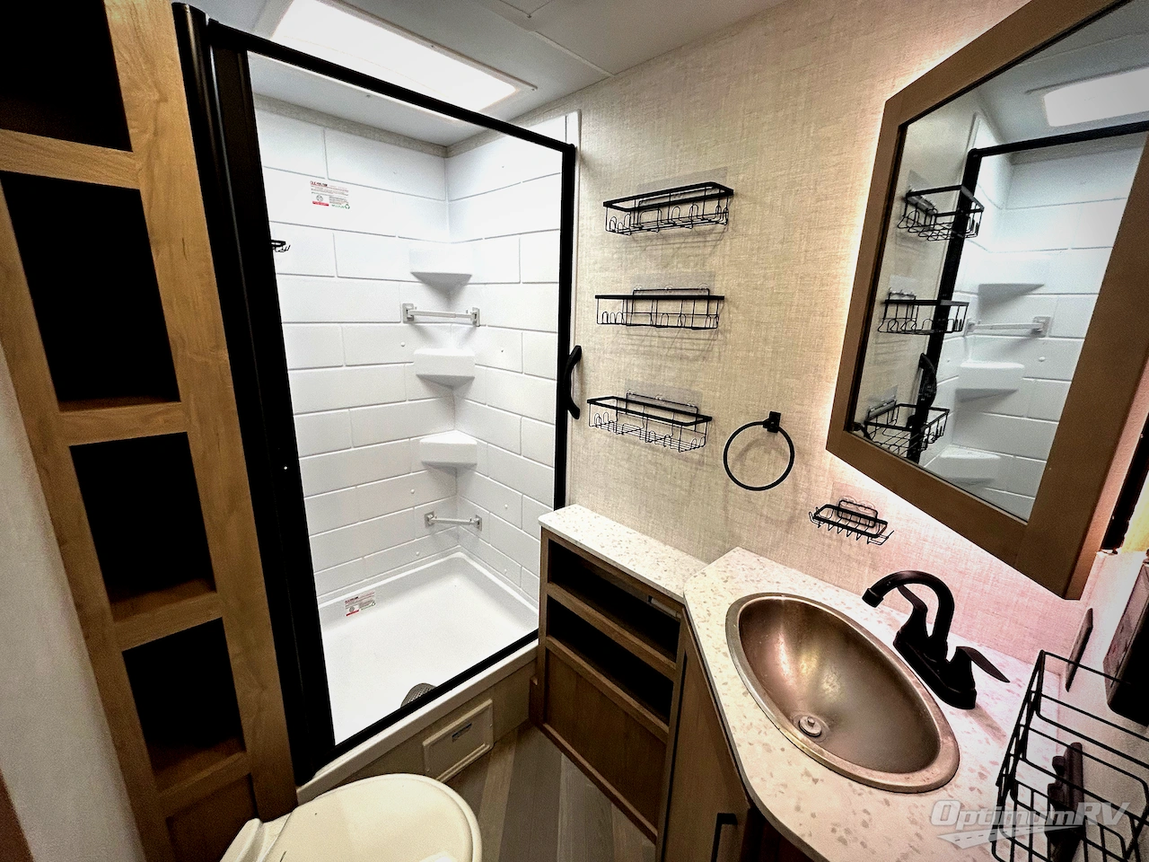 2025 Ember E-Series 22ETS Photo 13