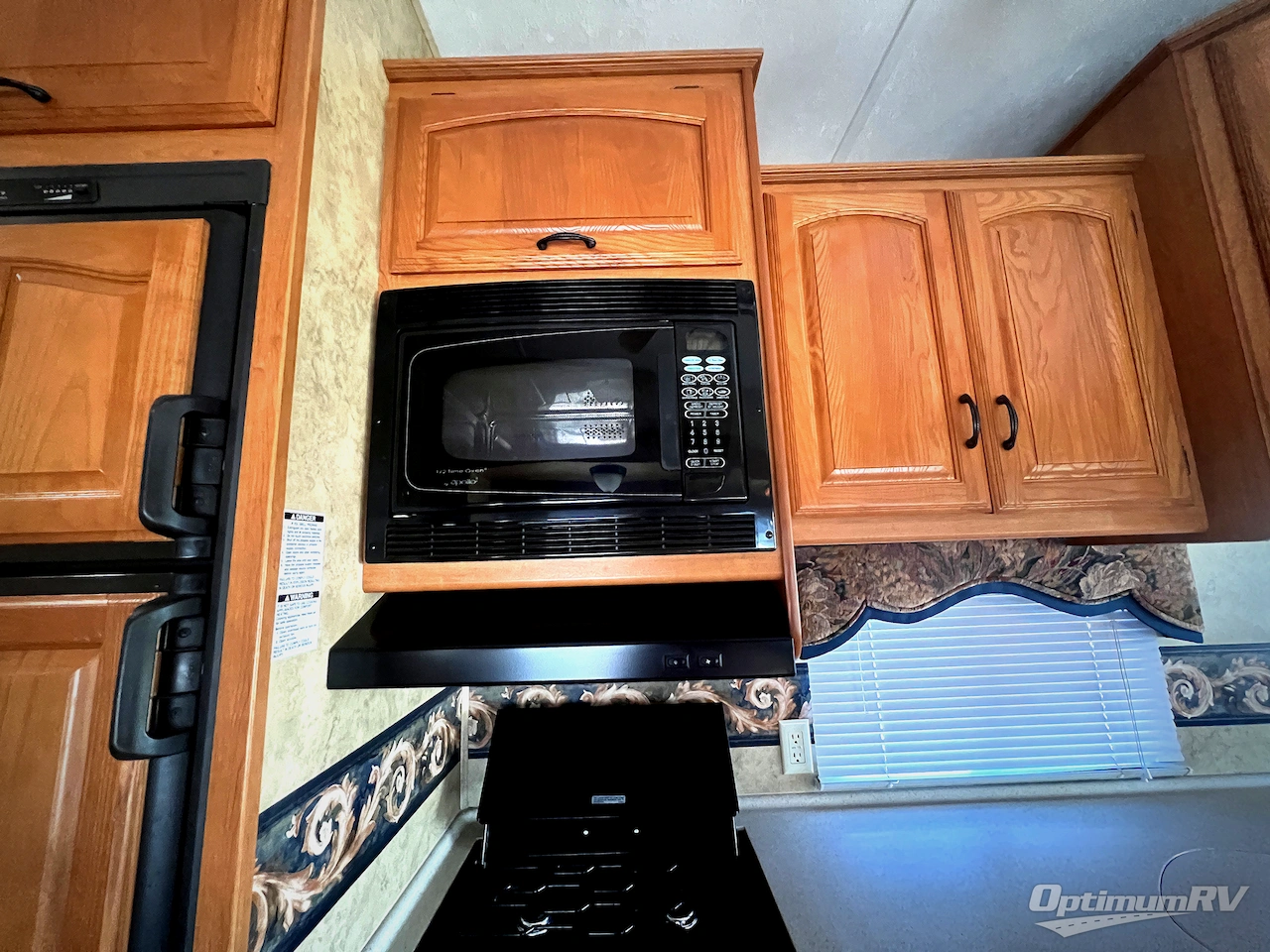 2008 Keystone Montana 2955RL Photo 13