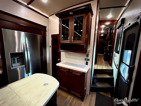 2019 Jayco Pinnacle 32RLTS RV Photo 3