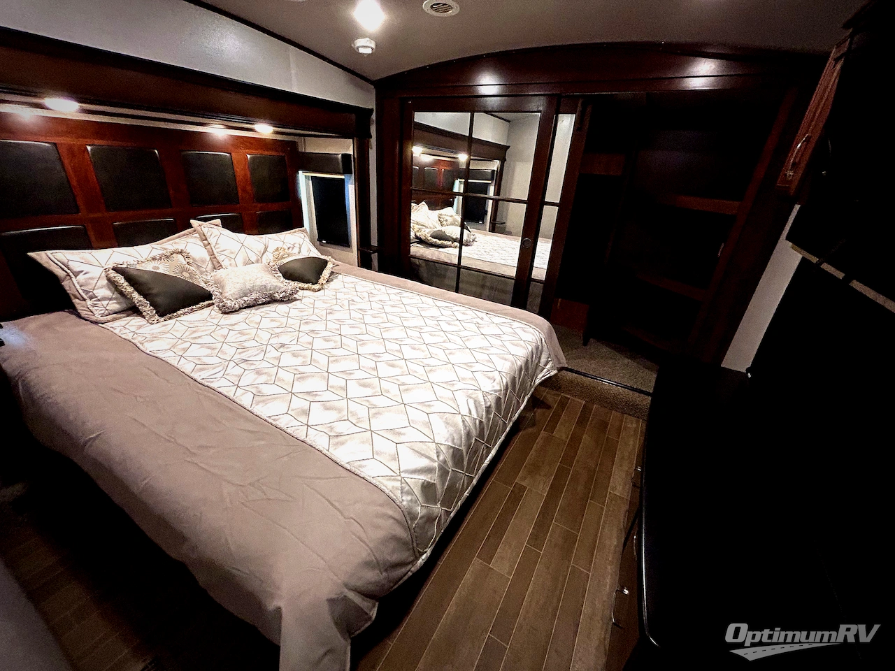 2019 Jayco Pinnacle 32RLTS Photo 5