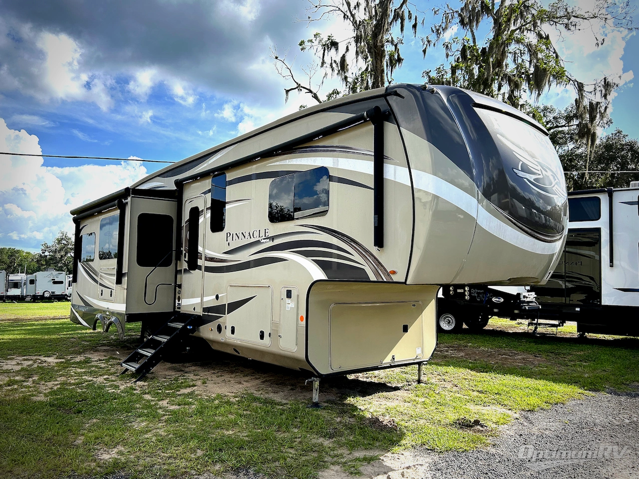 2019 Jayco Pinnacle 32RLTS Photo 18