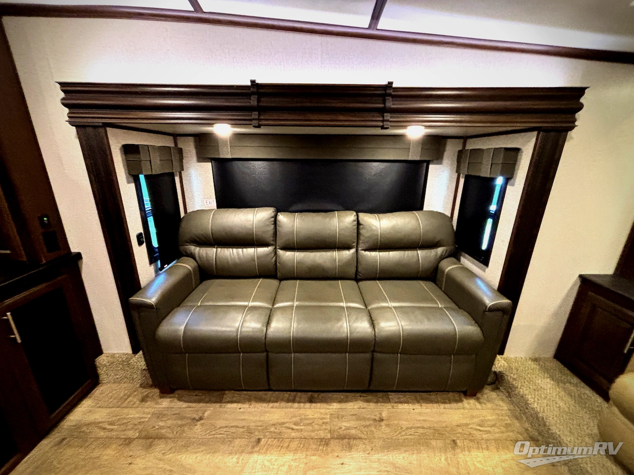2019 Jayco North Point 385THWS Photo 11