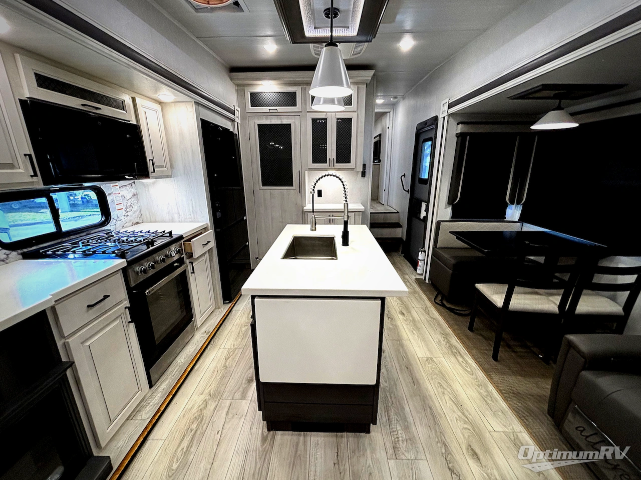 2023 East To West Ahara 365RL Photo 5