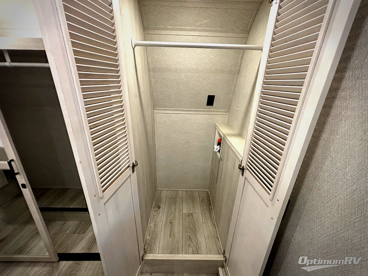 2023 East To West Ahara 365RL Photo 11