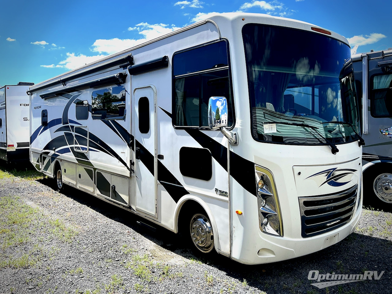 2021 Thor Hurricane 34R Photo 16