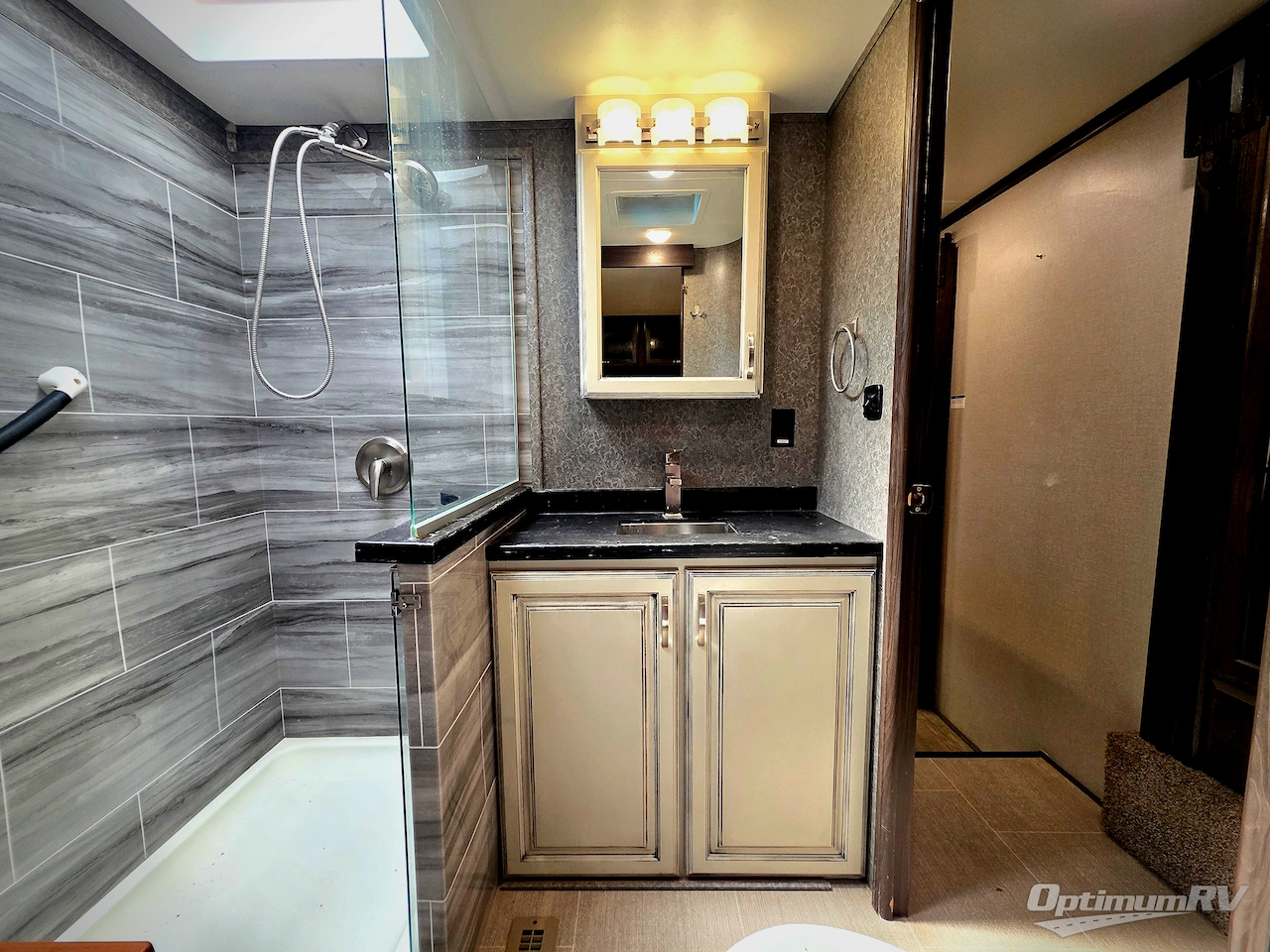 2020 Jayco Seismic 4113 Photo 15